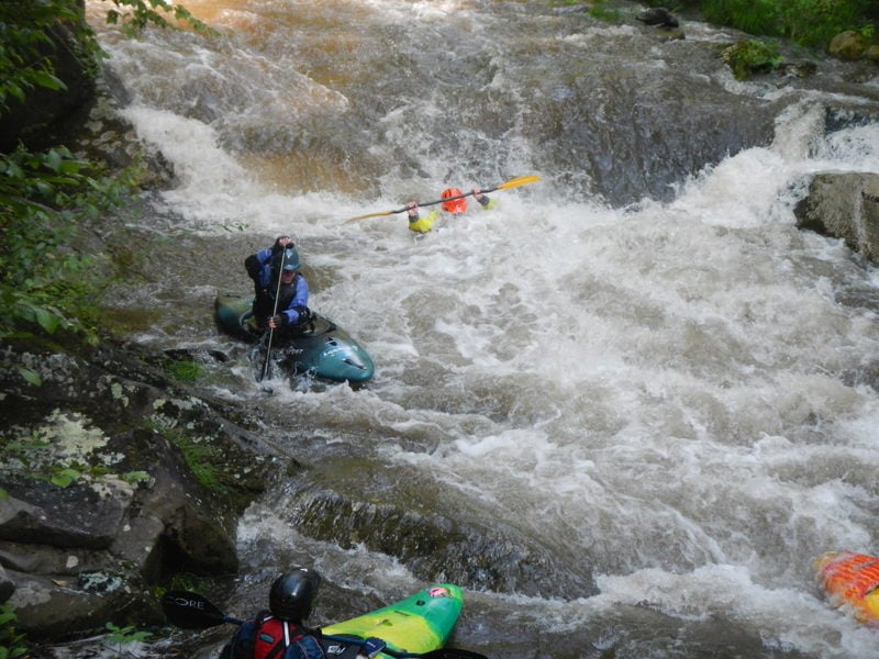 Nantahala River Upper Cascades 2025 Release Schedule - Festive Water Paddlesports