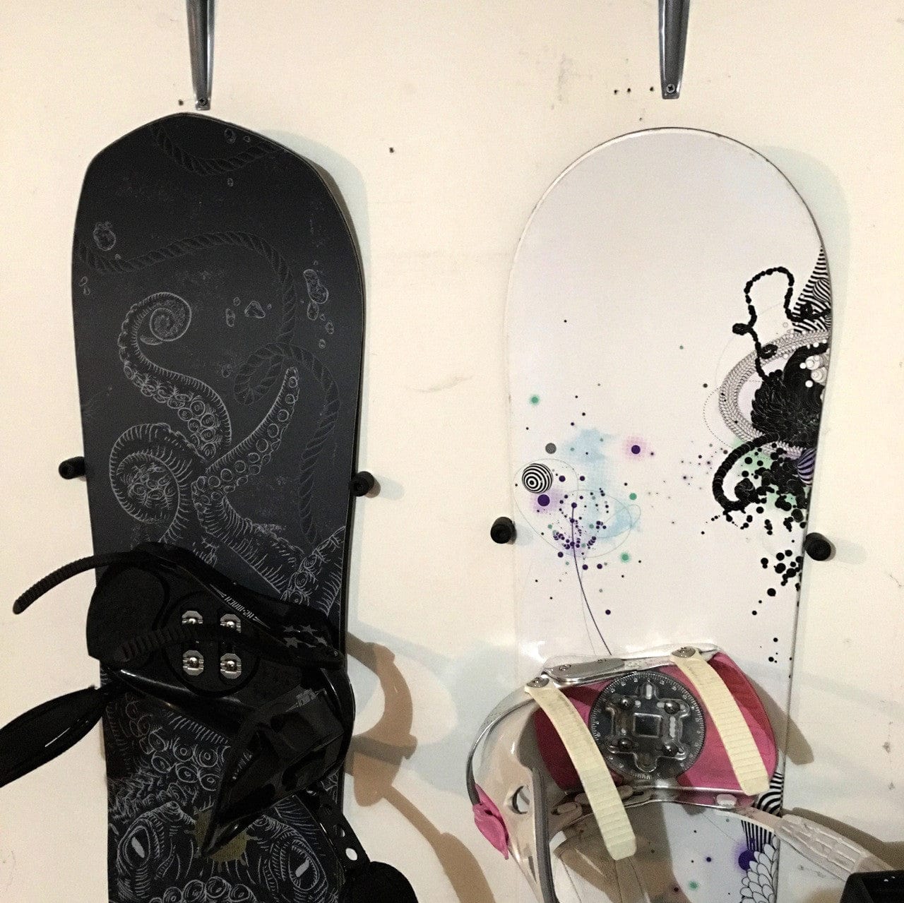 The Cinch Snowboard Display | Floating Rack | 1 Board, Wall Mounted, StoreYourBoard, , , at Festive Water Paddlesports