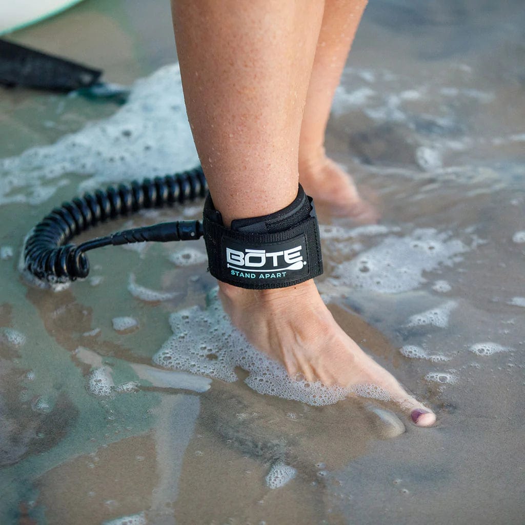 BOTE WULF Aero 10′4″ Inflatable Paddle Board - Festive Water